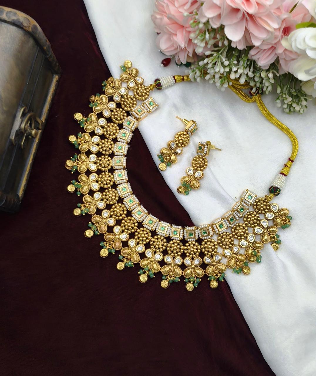 Artistic intricate choker