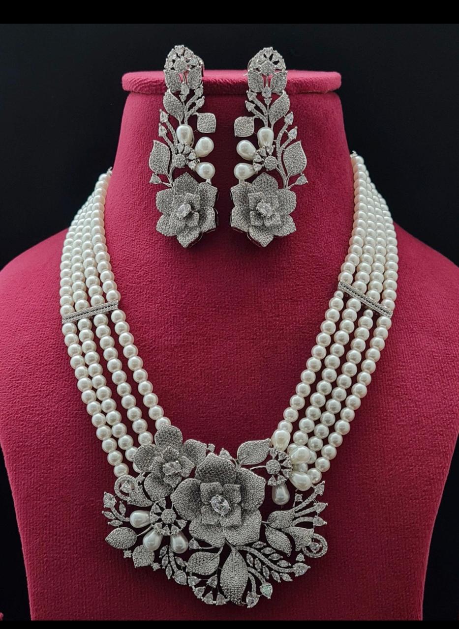 AD Pearl Gorgeous Mala Pendant Set